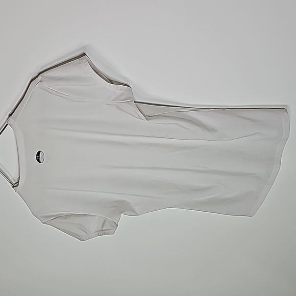 UNDER Armour large white athletic shorts sleeve shirt - Picture 4 of 6
